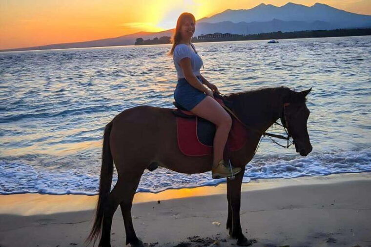gili-meno-1-hour-beach-horseback-riding-with-hotel-transfer