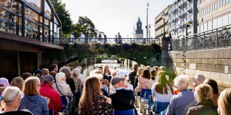gothenburg-city-canal-sightseeing-cruise