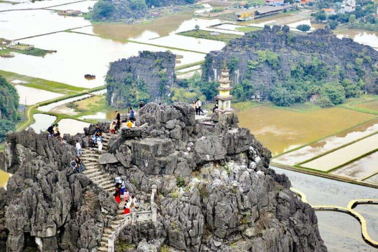 group-or-private-tour-hoa-lu-trang-an-mua-cave-w-boat