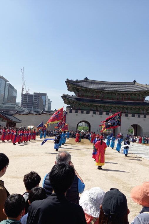 gyeongbokgung-folk-museum-bukchon-gwangjang-market