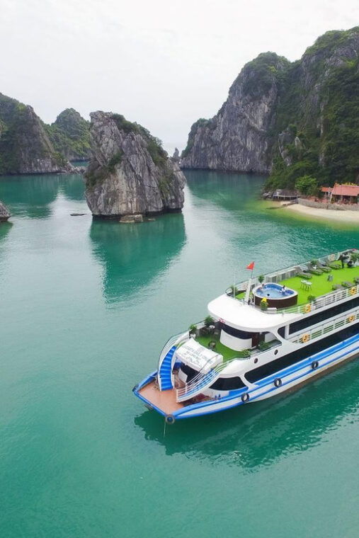 ha-long-bay-8-hours-daily-tour-on-la-casta-daily-cruise