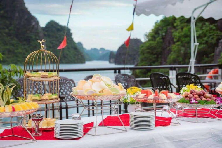 ha-long-bay-deluxe-cruise-kayaking-1-day