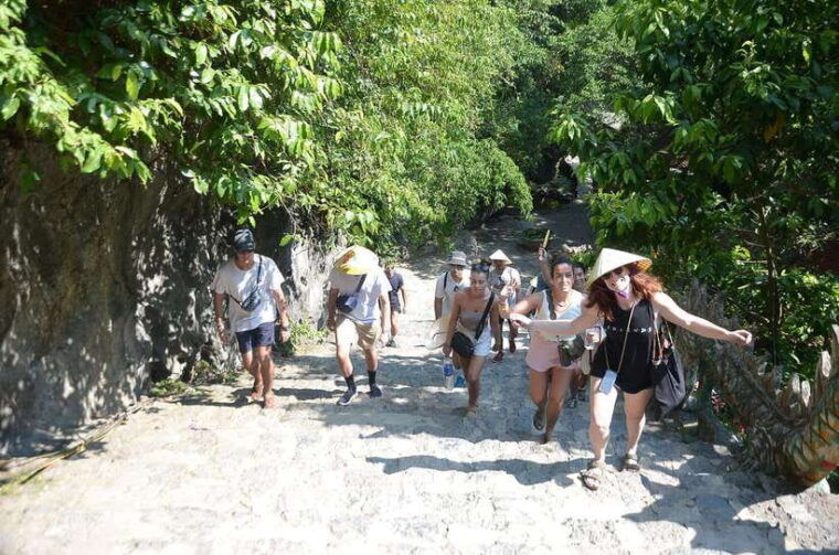 ha-noi-cat-ba-halong-bay-cruise-ninh-binh-day-tour-4d-3n