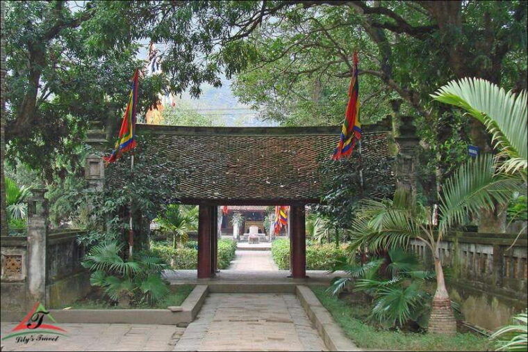 ha-noi-explore-hoa-lu-cycling-trang-an-1-day-trip