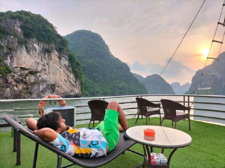 halong-bay-day-cruise-with-lunch-and-kayak-from-ninh-binh