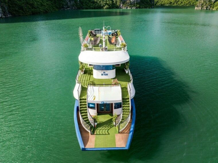halong-bay-luxury-5-cruise-with-kayaking-lunch-buffet