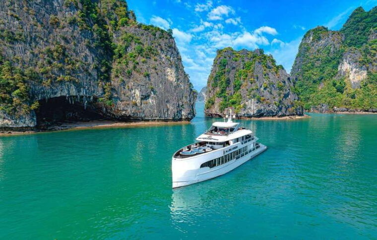 halong-symphony-experience-the-most-luxury-cruise-in-the-bay