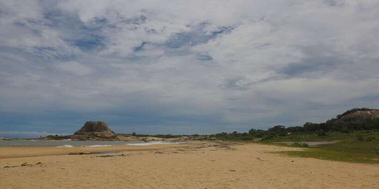 hambantota-yala-national-park-wildlife-safari-in-a-4x4