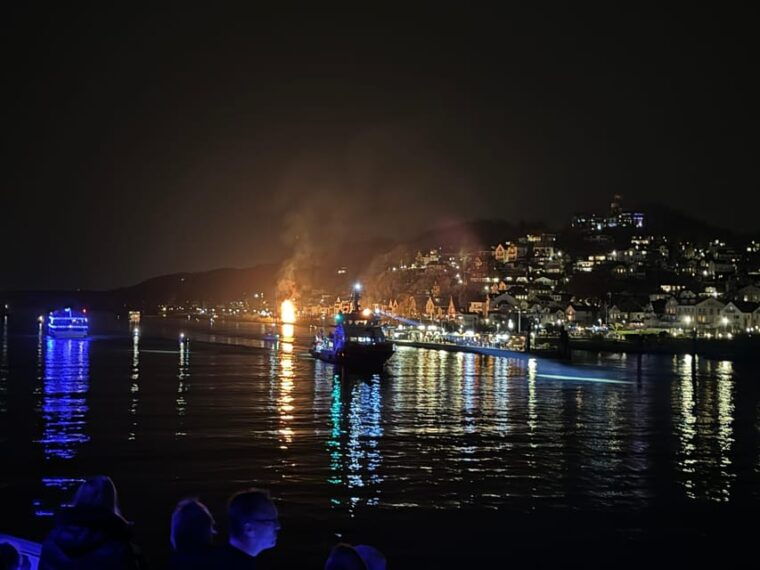hamburg-easter-bonfire-and-light-cruise-on-easter-saturday