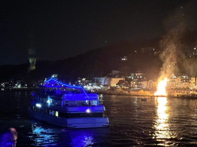 hamburg-easter-bonfire-lights-cruise-passenger-ship