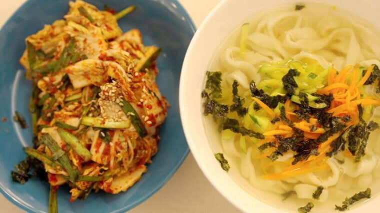 handmade-noodles-with-korean-grandma
