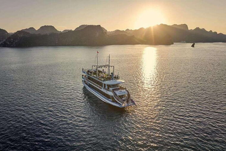 hanoi-full-day-halong-bay-5-star-cruise-with-kayak-buffet