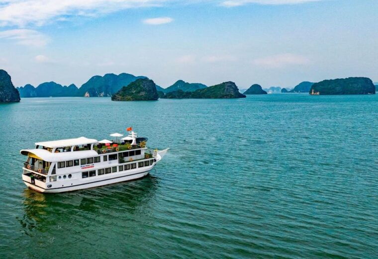 hanoi-halong-lan-ha-bay-dragon-cruise-kayaking-mealsbus