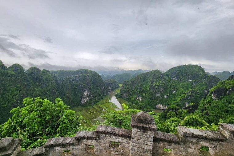 hanoi-hoa-lu-tam-coc-mua-cave-1-day-trip-by-limousine