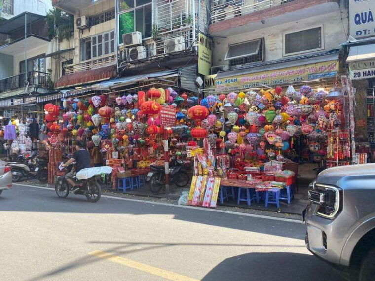 hanoi-local-life-in-the-old-quarter-private-walking-tour