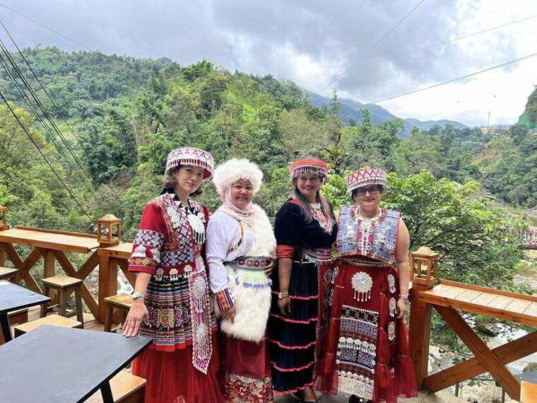 hanoi-sapa-3-days-glass-bridge-phansipan-cat-cat-village