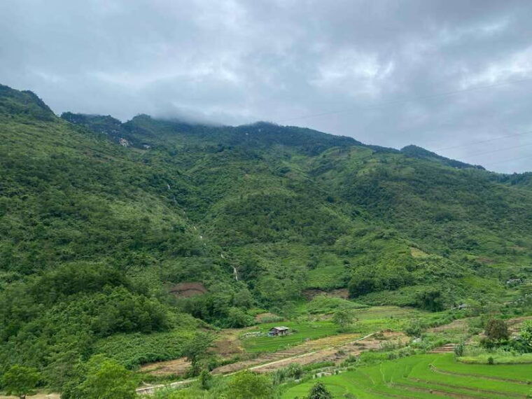hanoithe-loop-tour-in-ha-giang-3-days-with-local-easy-rider