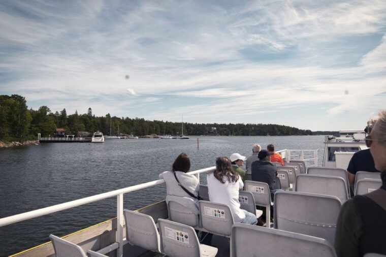 helsinki-sightseeing-canal-cruise-with-audio-commentary