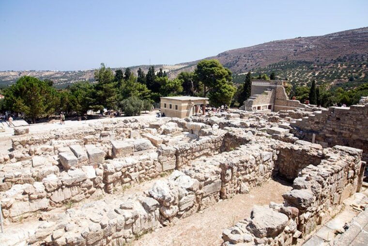 heraklioknossos-palace-museum-heraklio-all-in-skip-the-line