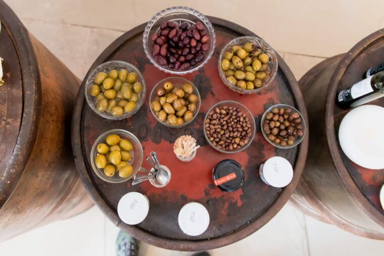 herbalism-and-wildlife-small-group-experience