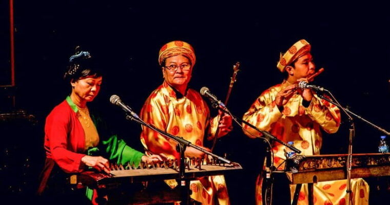ho-chi-minh-authentic-vietnamese-dinner-water-puppet-show
