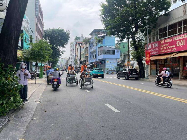 ho-chi-minh-city-sightseeing-panoramic-cycling-tour-by-cyclo
