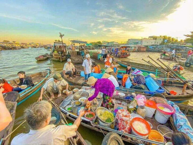 ho-chi-minh-private-tour-mekong-2-days-w-4-stars-hotel