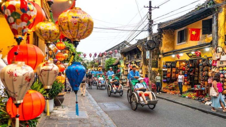 hoi-an-enjoy-the-peaceful-atmosphere-with-coconut-village