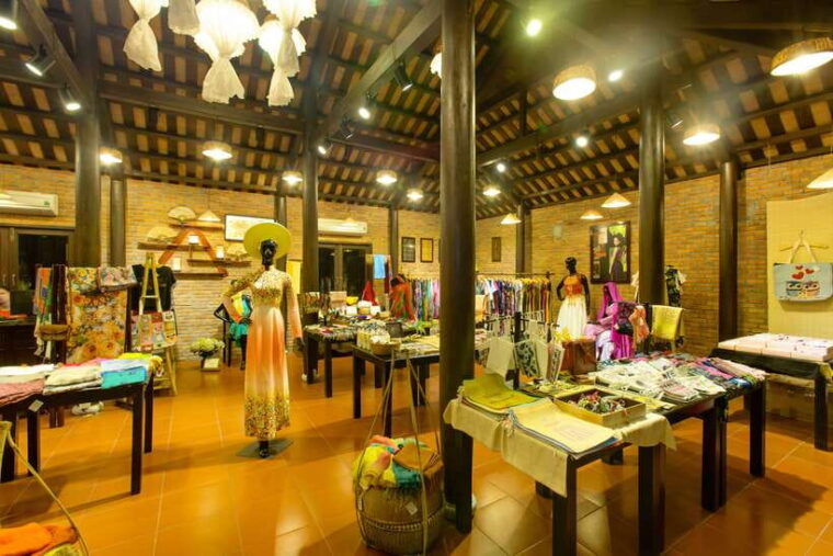 hoi-an-half-day-silk-weaving-discovery-tour