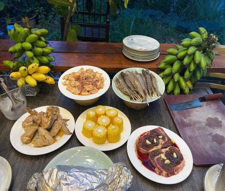 hoi-an-local-dinner-with-bbq-in-professional-chef