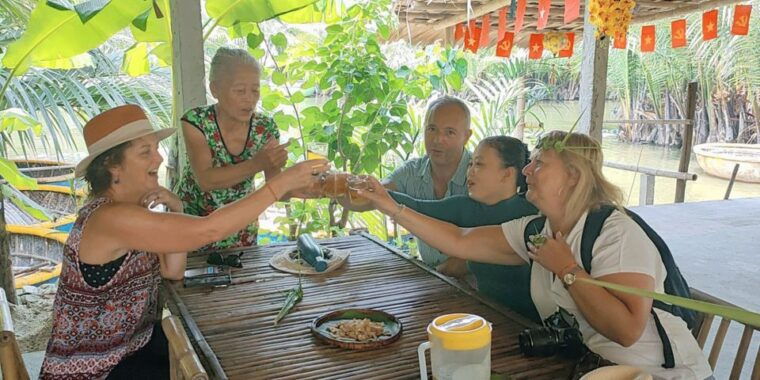 hoi-an-vegan-cooking-school-with-local-chef-and-basket-boat