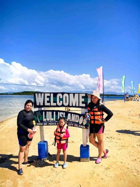 honda-bay-island-hopping-cowrie-island