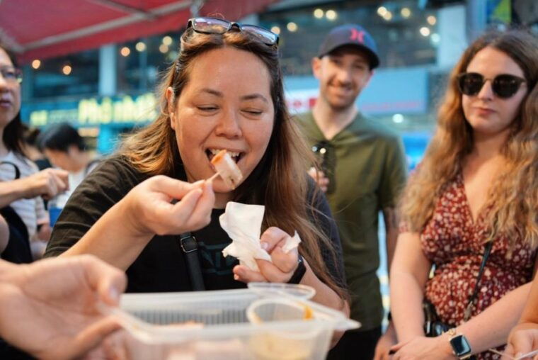 hong-kong-street-food-tasting-tour-in-old-town-central