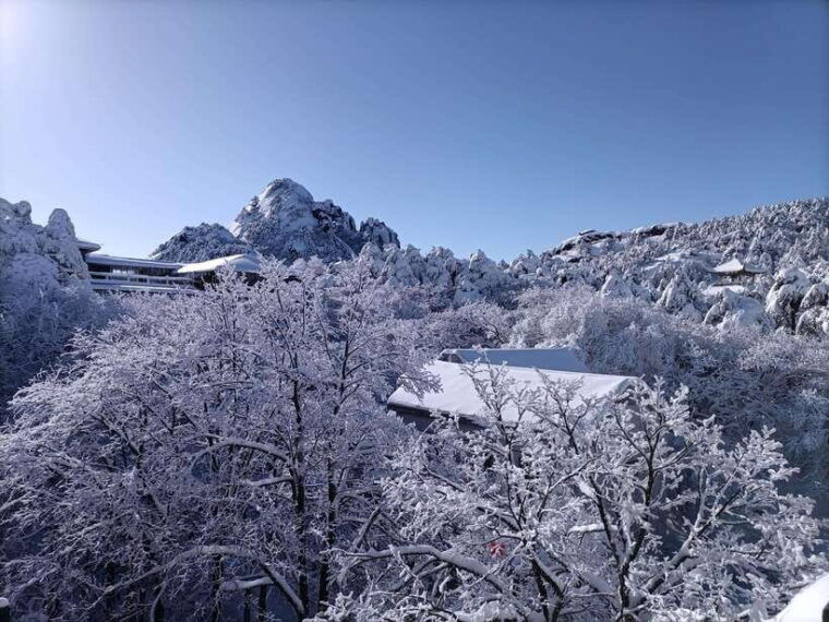 huangshan-mountain-top-day-trip-with-cable-car-and-pickup