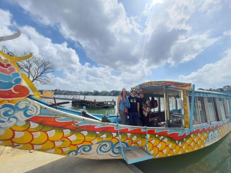 hue-dragon-boat-tour-royal-tombs-thien-mu-pagoda-market