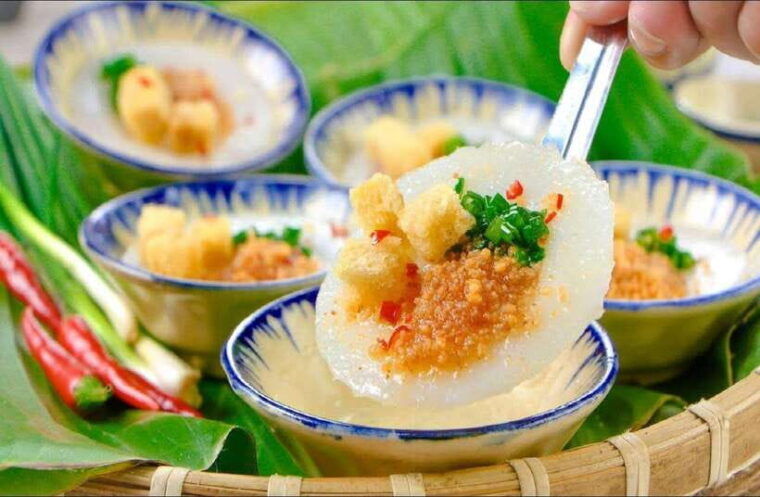 hue-food-tour-by-walking-or-cyclo-or-motorcycle-with-driver
