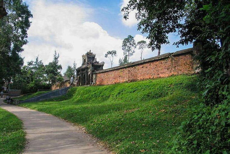 hue-half-day-thuy-bieu-village-cycling-adventure