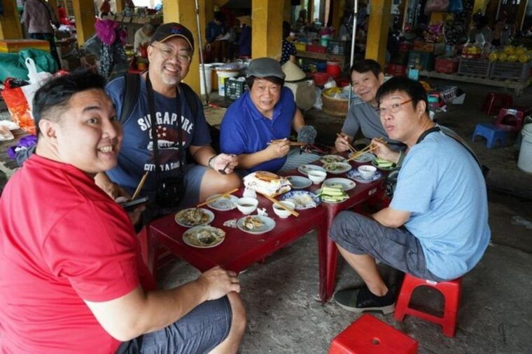 hue-night-street-food-tour-by-cyclo-with-a-local-guide