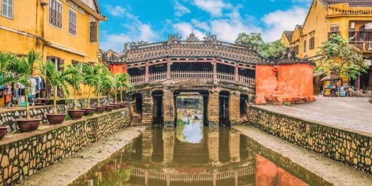 hue-to-hoi-an-van-tour-with-english-guide-scenic-views