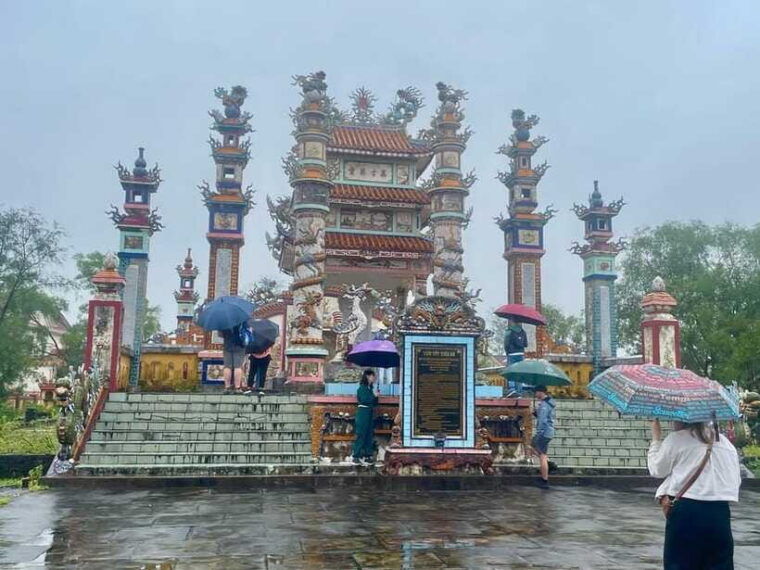hue-to-hoi-an-via-an-bang-cemetery-monkey-mountain