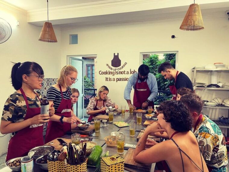 hue-traditional-cooking-class-w-local-family-market-trip