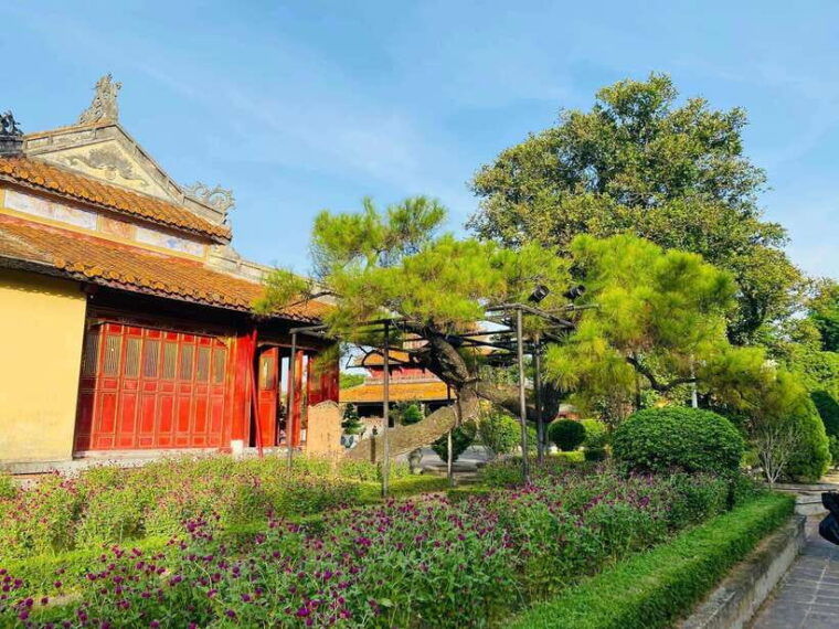 hue-walking-tour-to-imperial-city-and-dong-ba-market