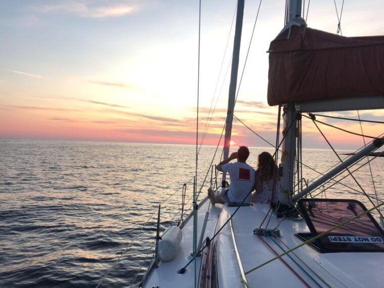 hvar-romantic-sunset-sailing-experience-on-a-comfort-yacht