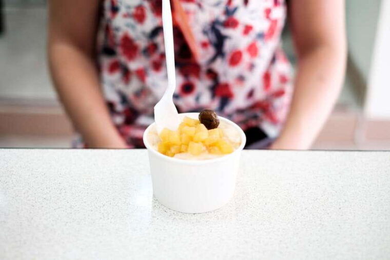 iconic-food-tour-local-street-food-drinks-sites