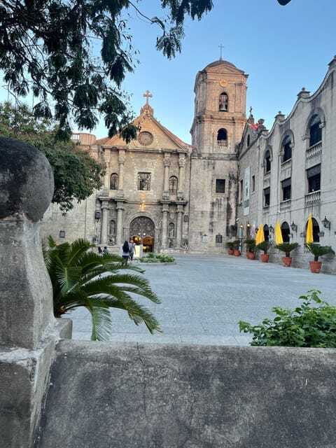 intramuros-travel-back-in-1800-manila-philippines