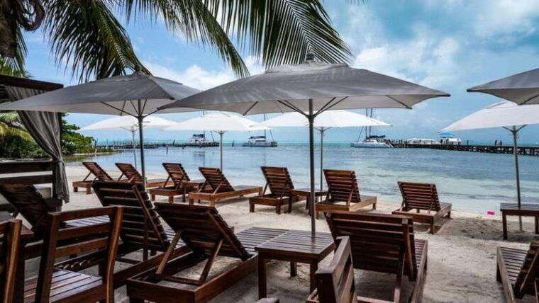 isla-mujeres-catamaran-with-open-bar-snorkeling-and-lunch