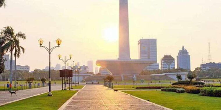 jakarta-private-city-tour-with-lunch-and-souvenir