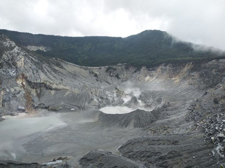 jakarta-volcano-hot-spring-tea-rice-fields-coffee-tour