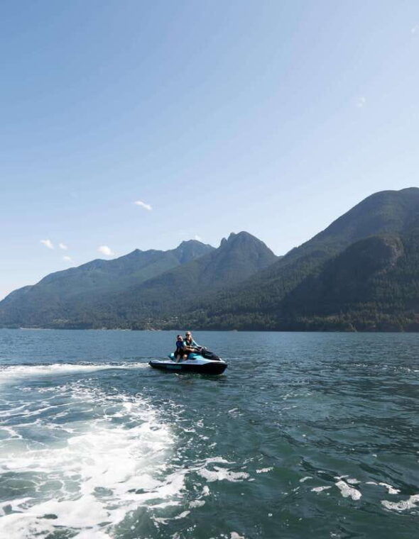jetski-to-bowen-island-incl-beer-wine-coffee-or-icecream