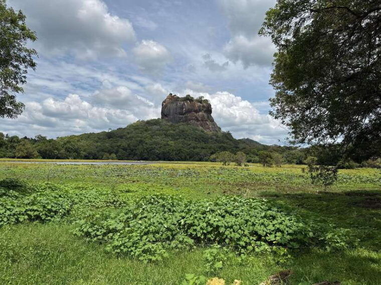 kandy-polonnaruwa-and-sigiriya-private-day-tour